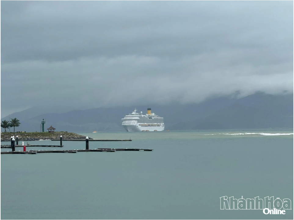 Tàu biển quốc tế Costa Serena “xông đất” Khánh Hòa năm 2026