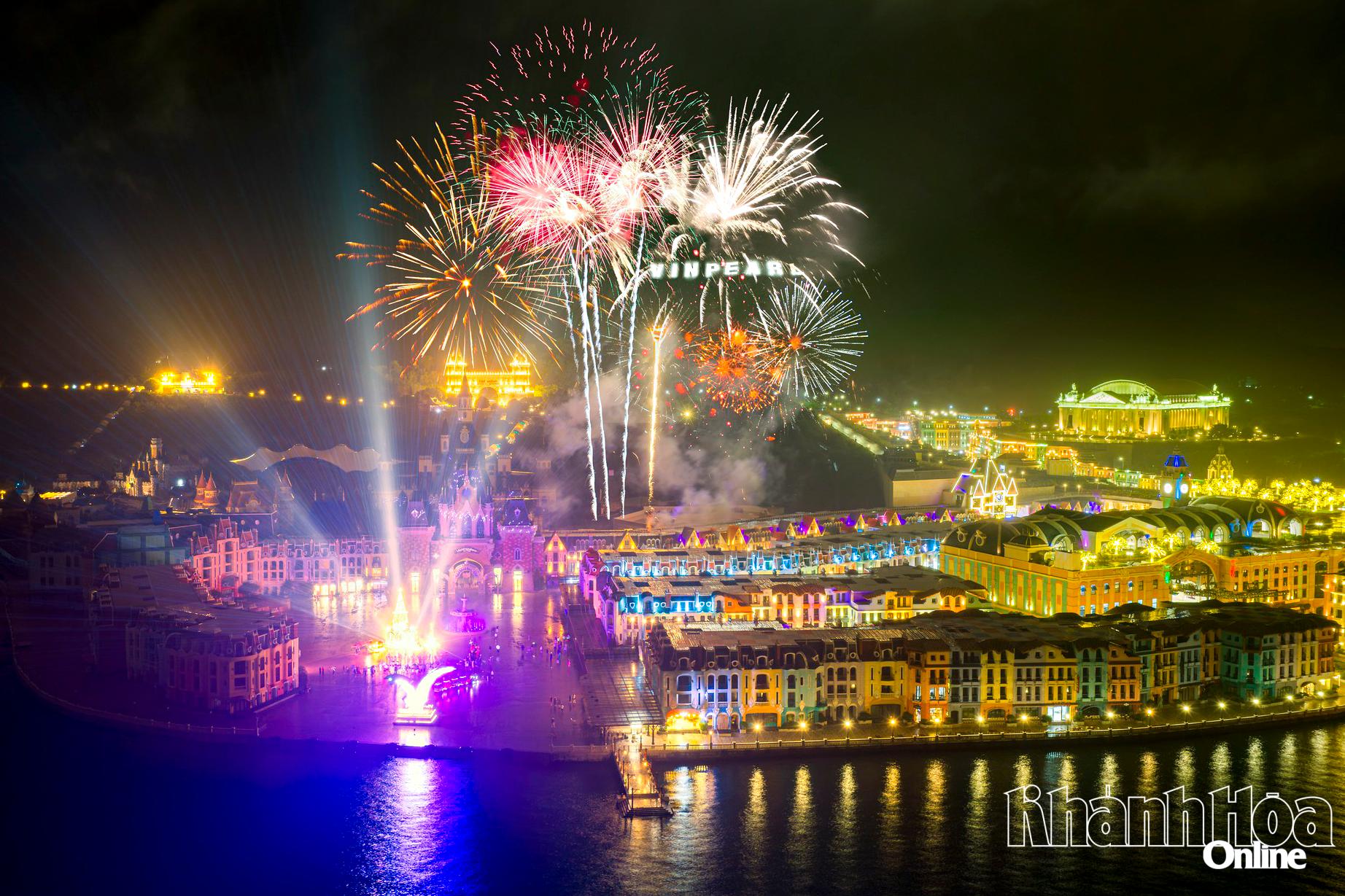 Chào đón du khách trong năm mới